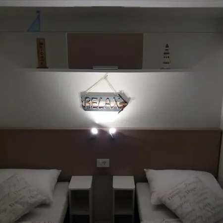 Mobile Lux Otok Murter 营地 耶泽拉