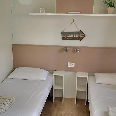 Mobile Lux Otok Murter * Jezera