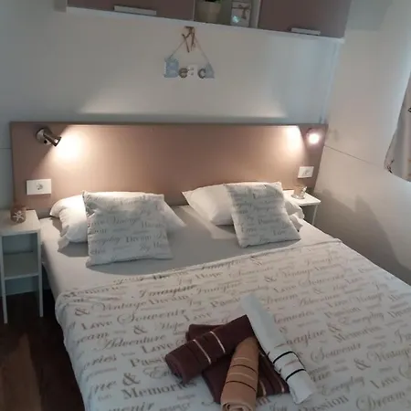 Mobile Lux Otok Murter 营地 *