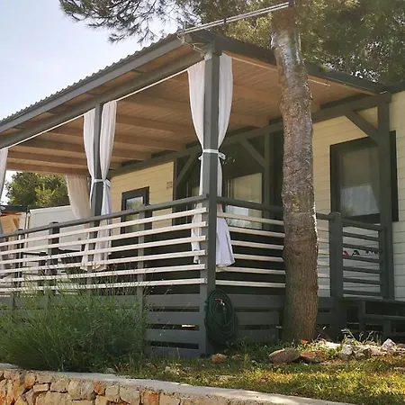 Mobile Lux Otok Murter 营地
